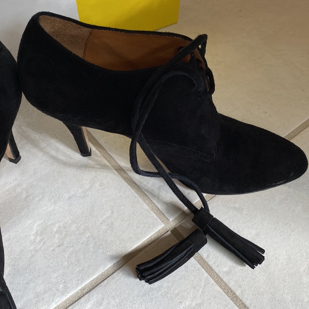 Adorable black suede Bettye Muller bootie heels, 36 - Picture 2 of 14